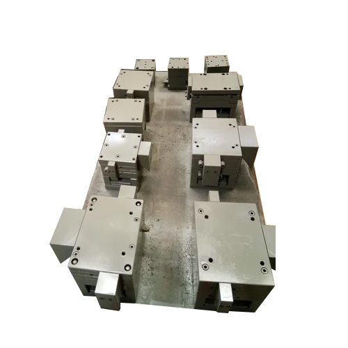 Vertical injection mould